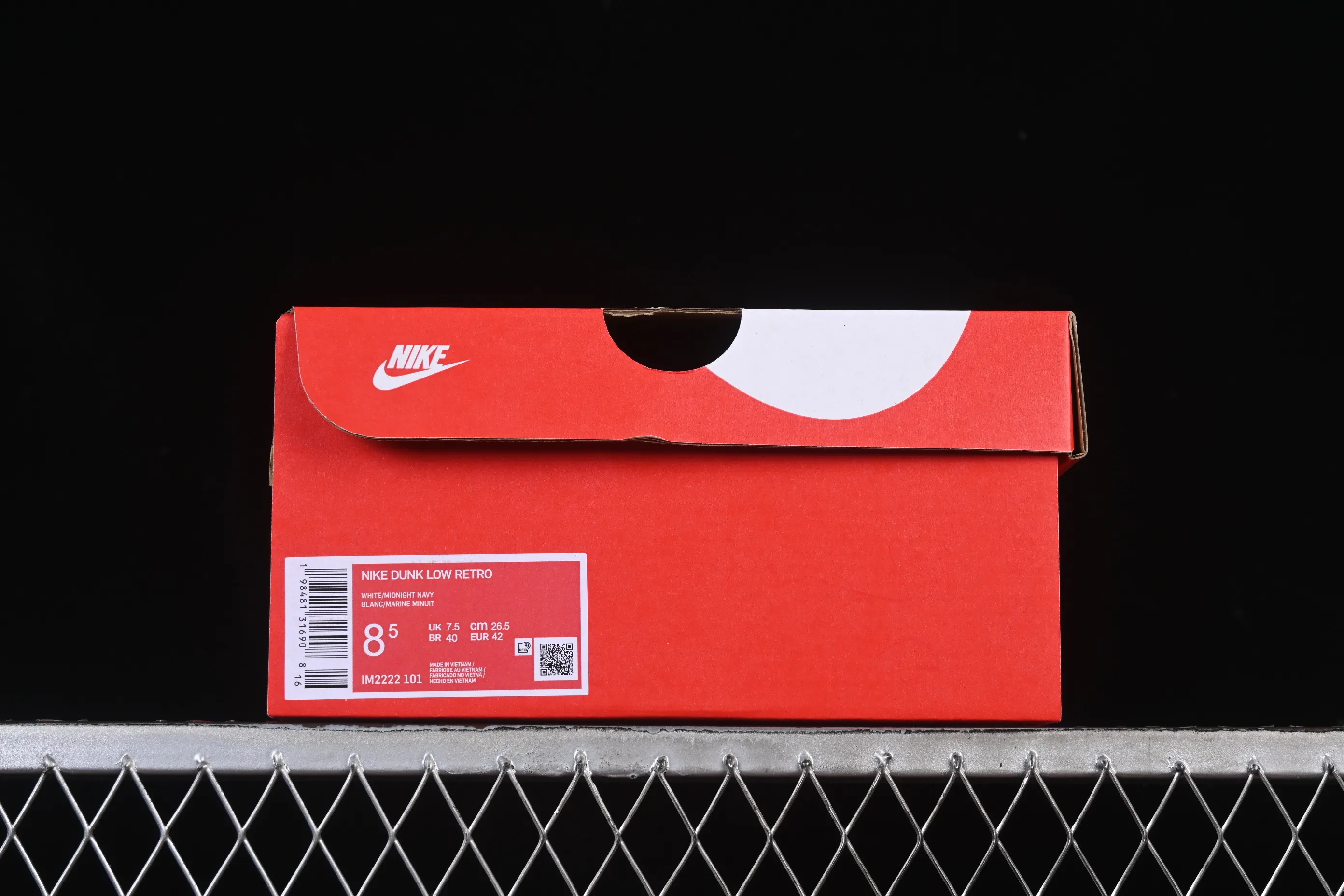 All categories Nk SB Dunk series Nk SB Dunk Low low-top sneakers Nike SB Dunk Low blue, white and gray color matching low-top casual sneakers IM2222-101